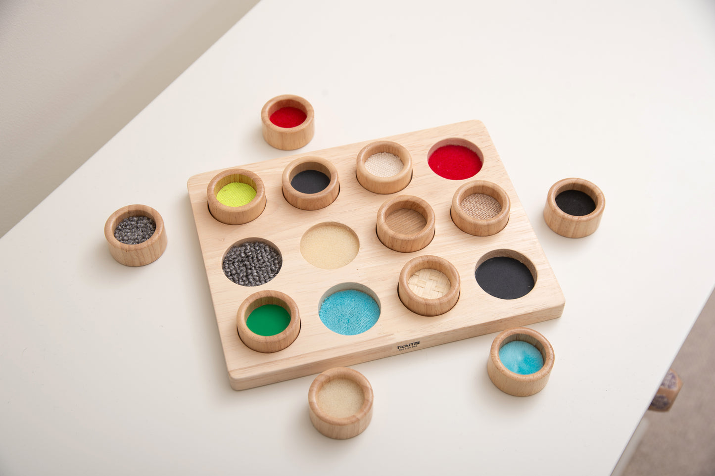 Touch & Match Board - Taktiles Holzpuzzle, Sensorikbrett