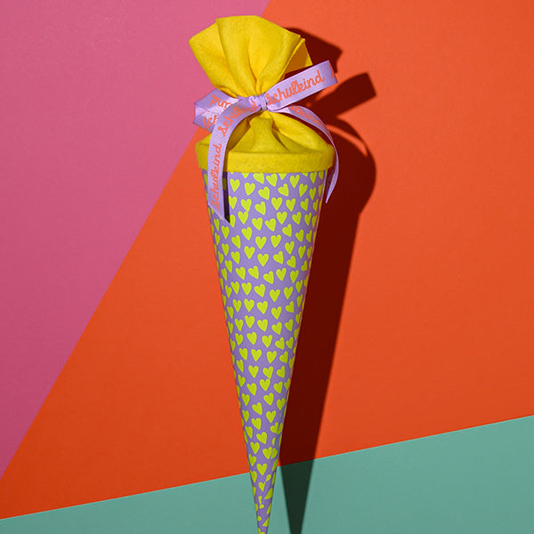 Schultüte mit Herzen, flieder/neongelb, 35 cm