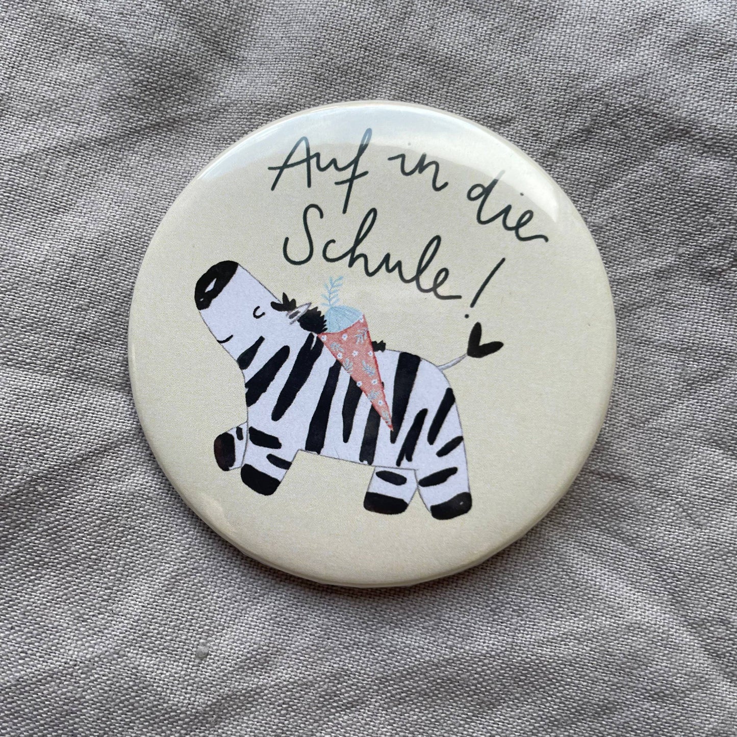 Button "Auf in die Schule" Zebra