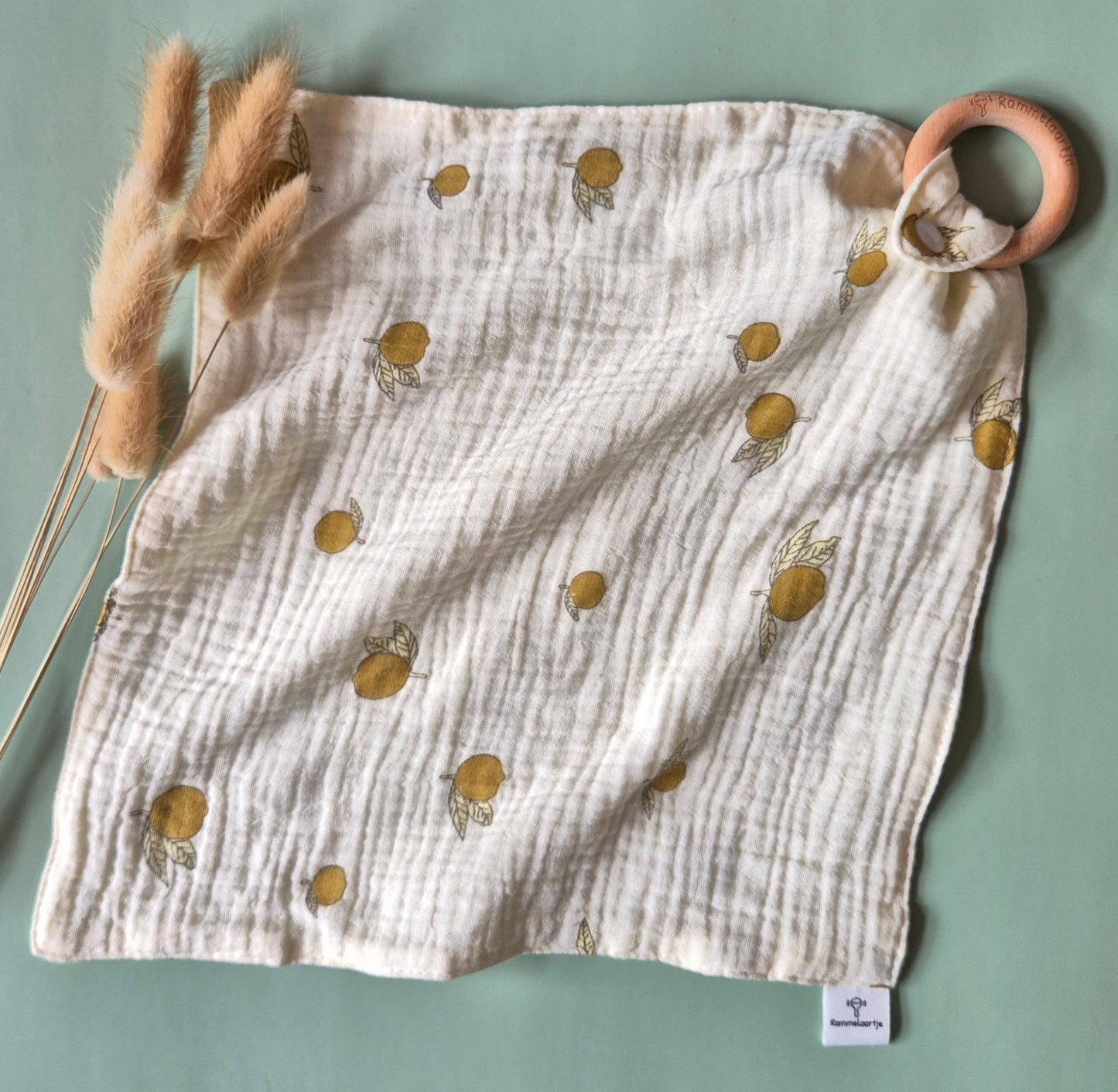 Schmusetuch mit Beißring aus Buchenholz - Zitronen